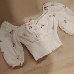 Kirious-100% Cotton, cute crop top with balloon sleeves, Embroidered floral